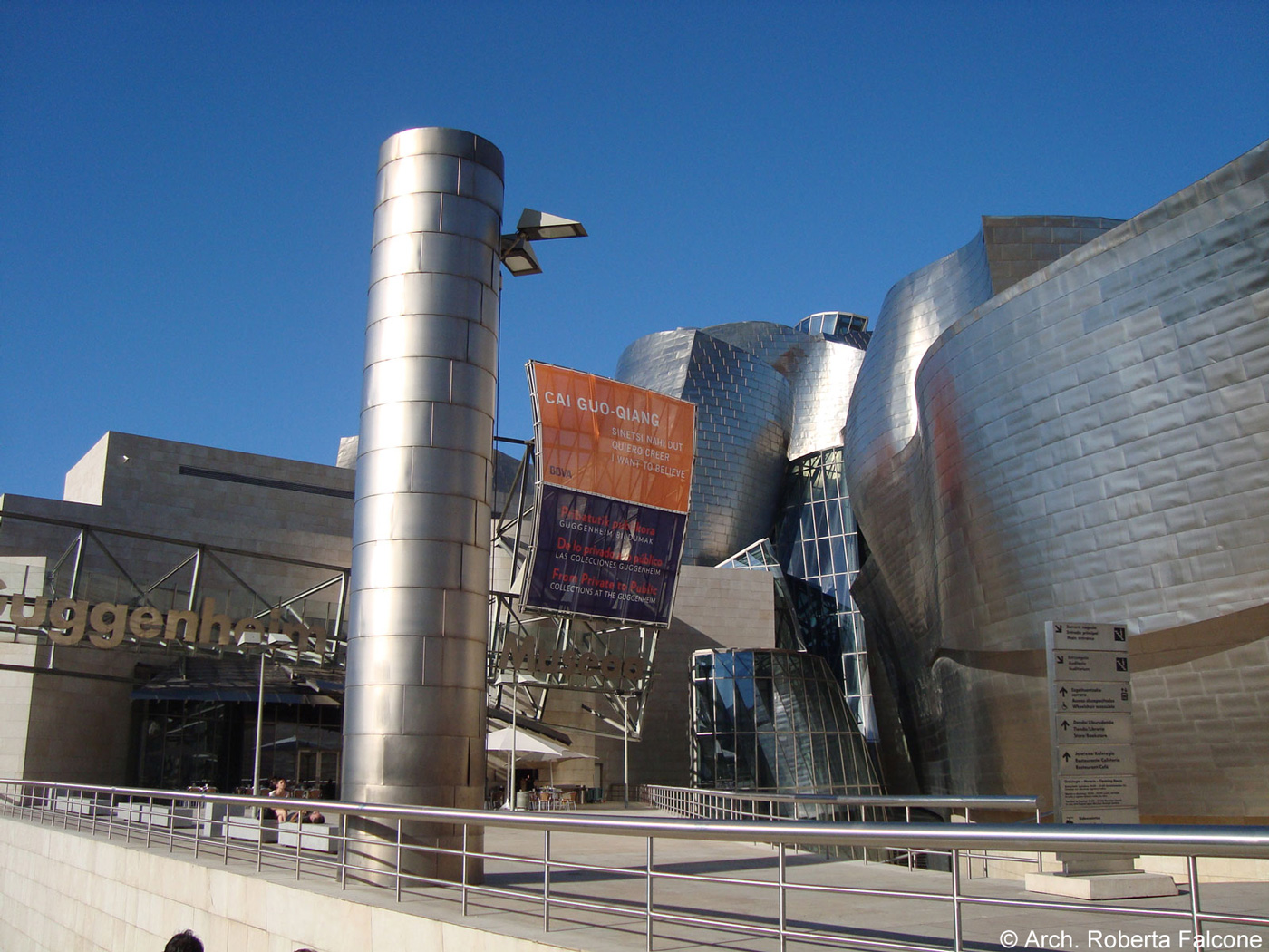 Guggenheim_museum_bilbao_55