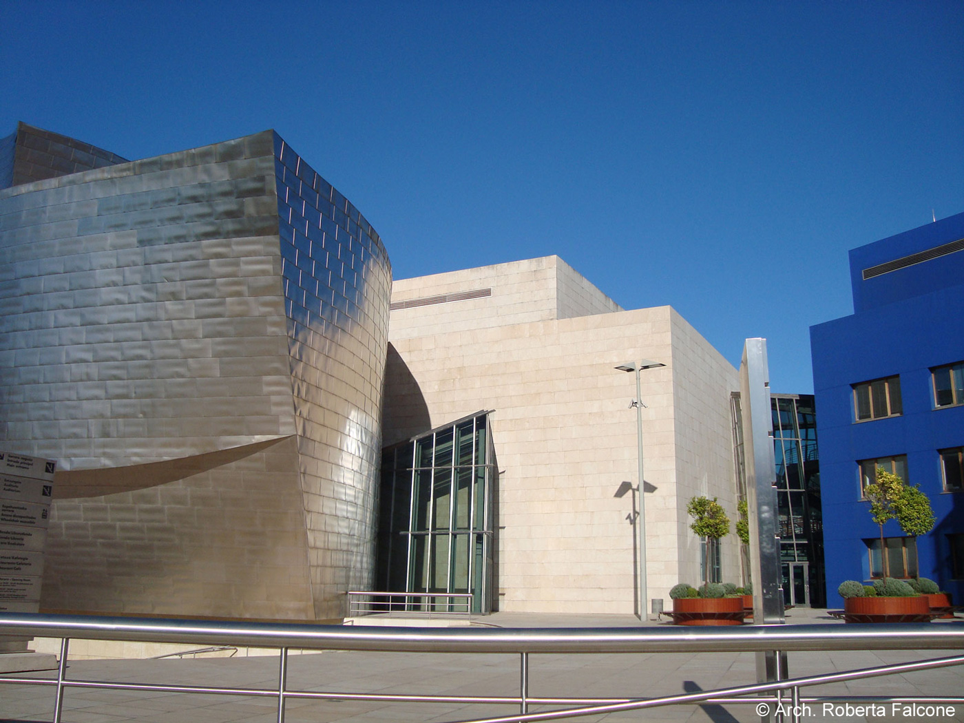 Guggenheim_museum_bilbao_56