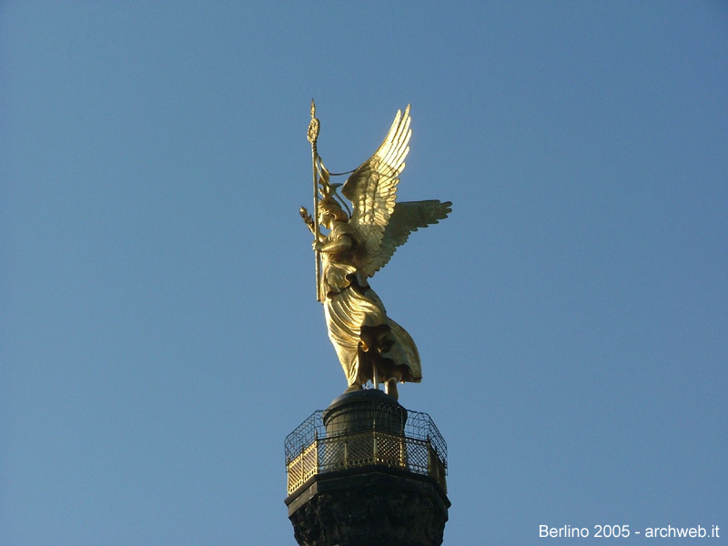 054 - Siegessaule - Statua della Vittoria