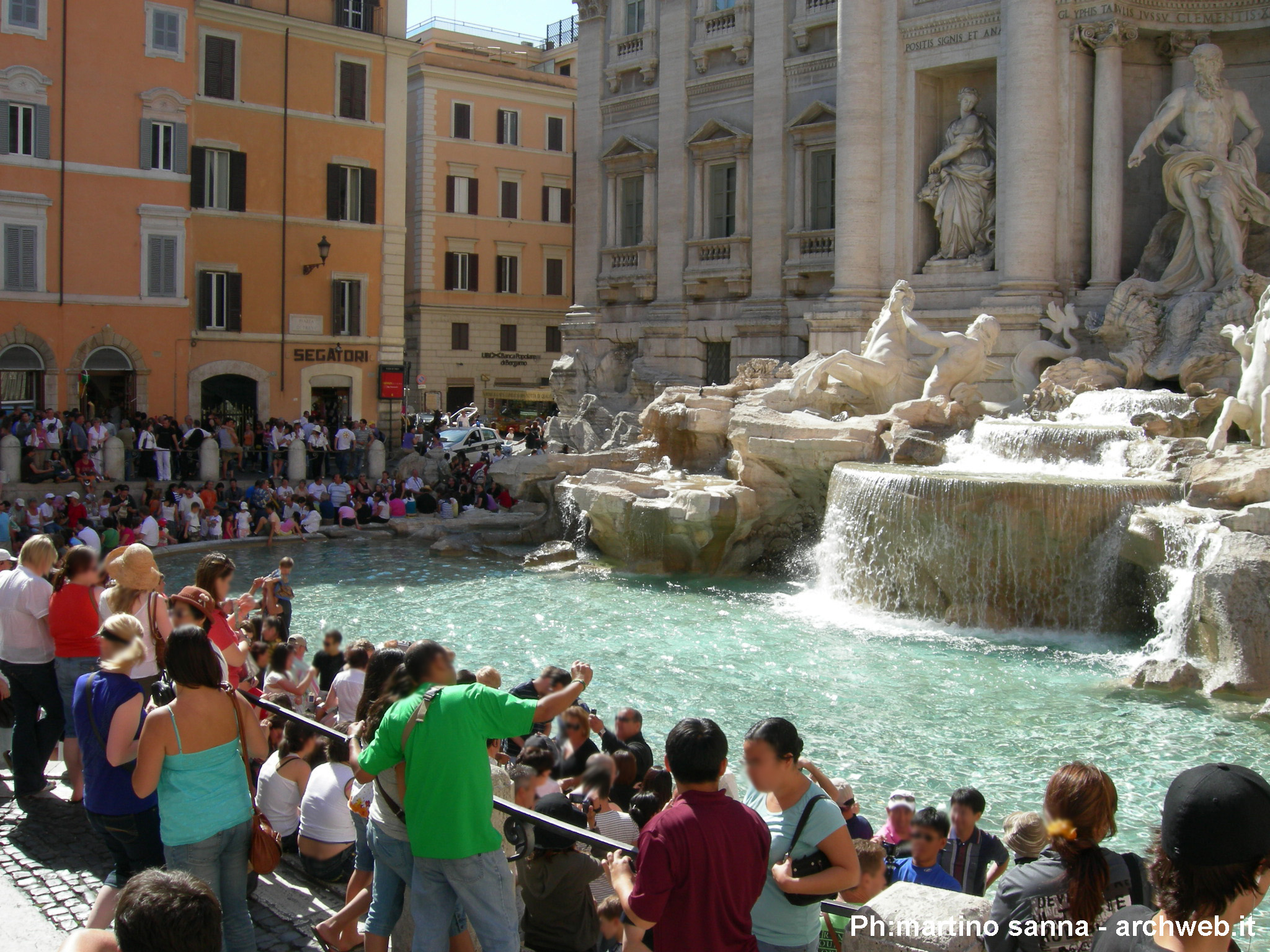 Fontana_trevi_04