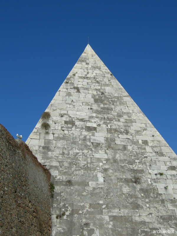 piramide_cestia_02