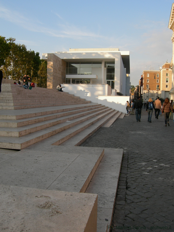 ara_pacis_meier_01